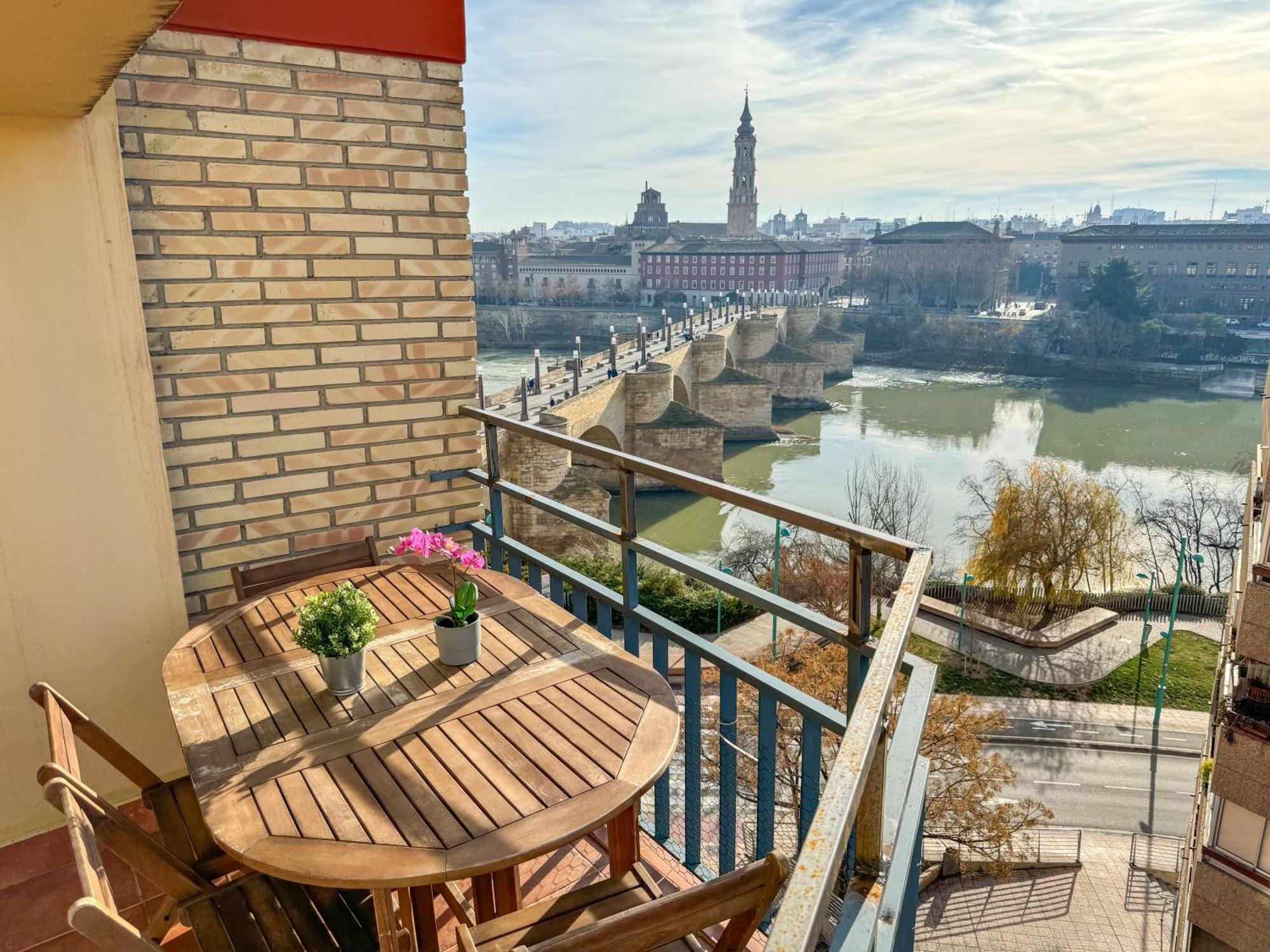 El Puente Del Pilar Comotucasa Zaragoza Eksteriør bilde