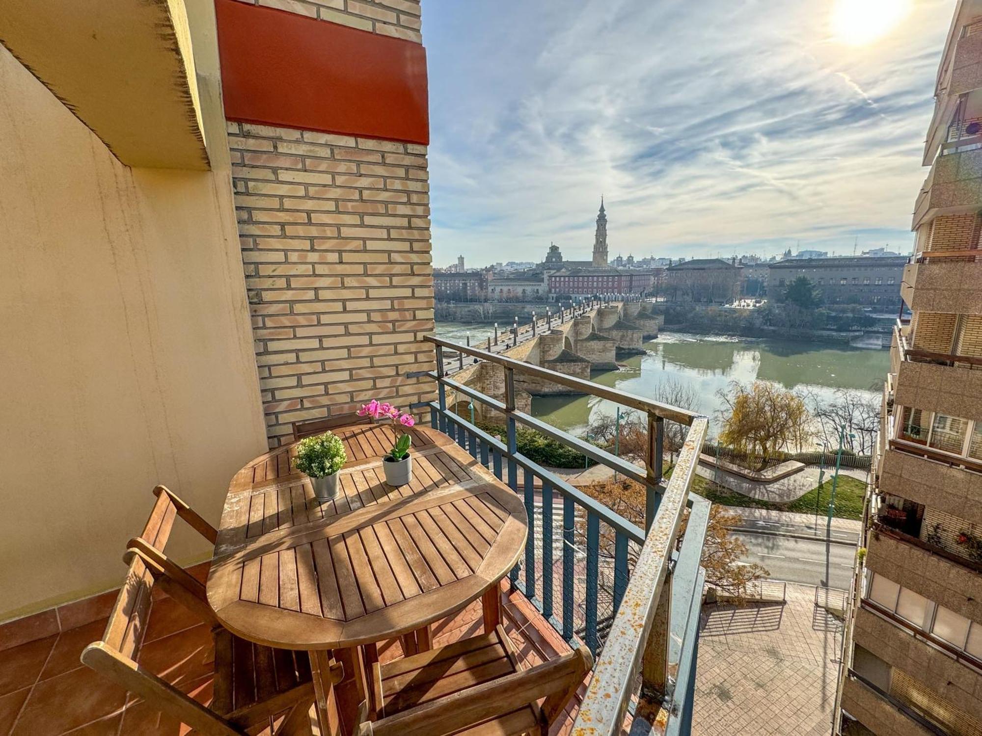 El Puente Del Pilar Comotucasa Zaragoza Eksteriør bilde