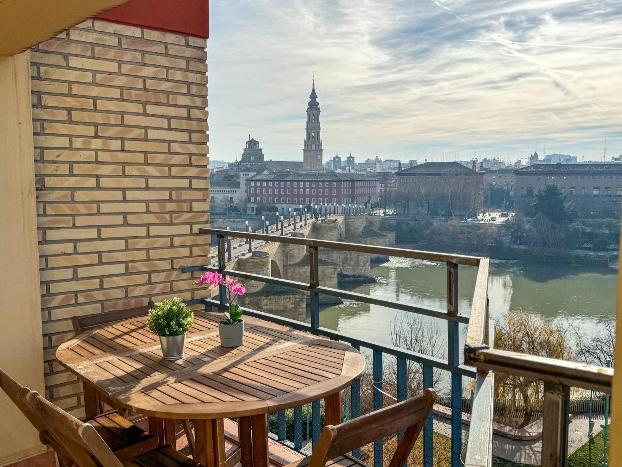 El Puente Del Pilar Comotucasa Zaragoza Eksteriør bilde