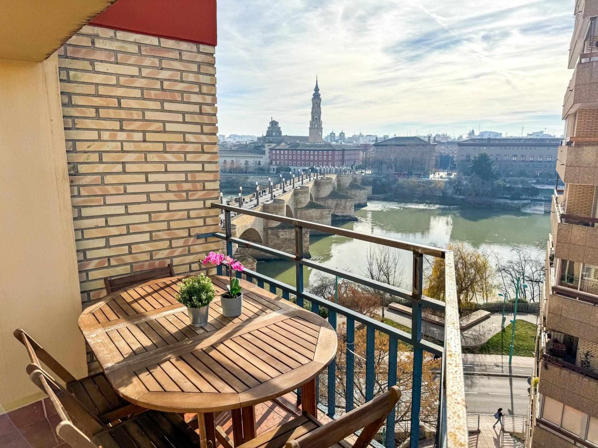 El Puente Del Pilar Comotucasa Zaragoza Eksteriør bilde