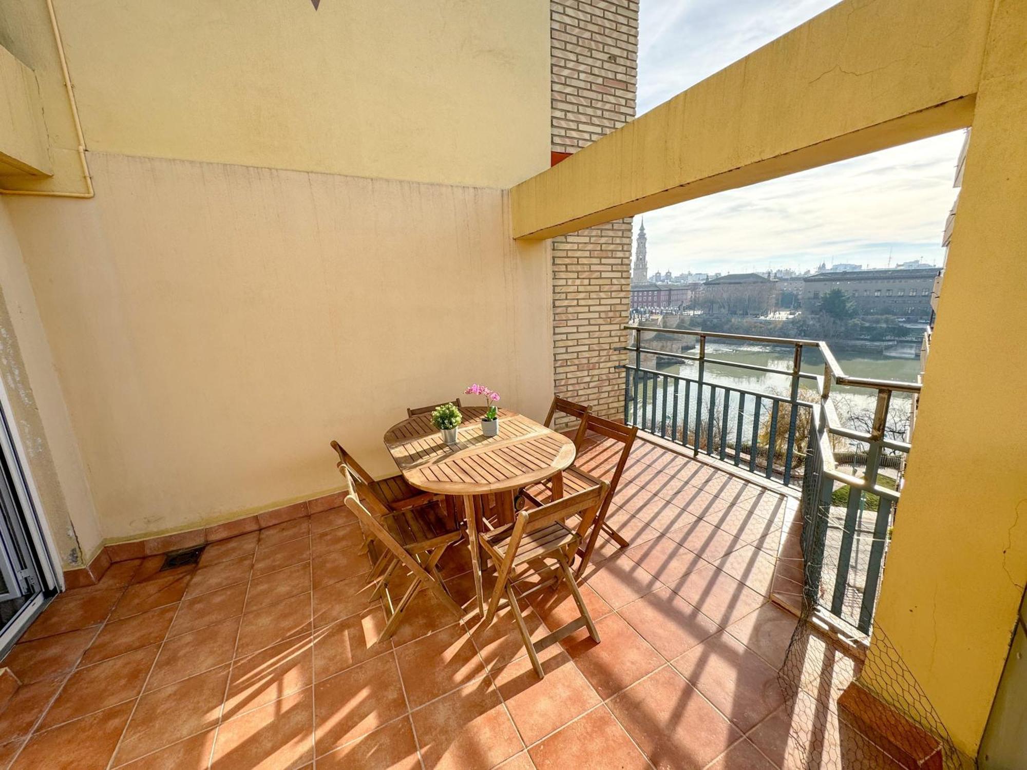 El Puente Del Pilar Comotucasa Zaragoza Eksteriør bilde
