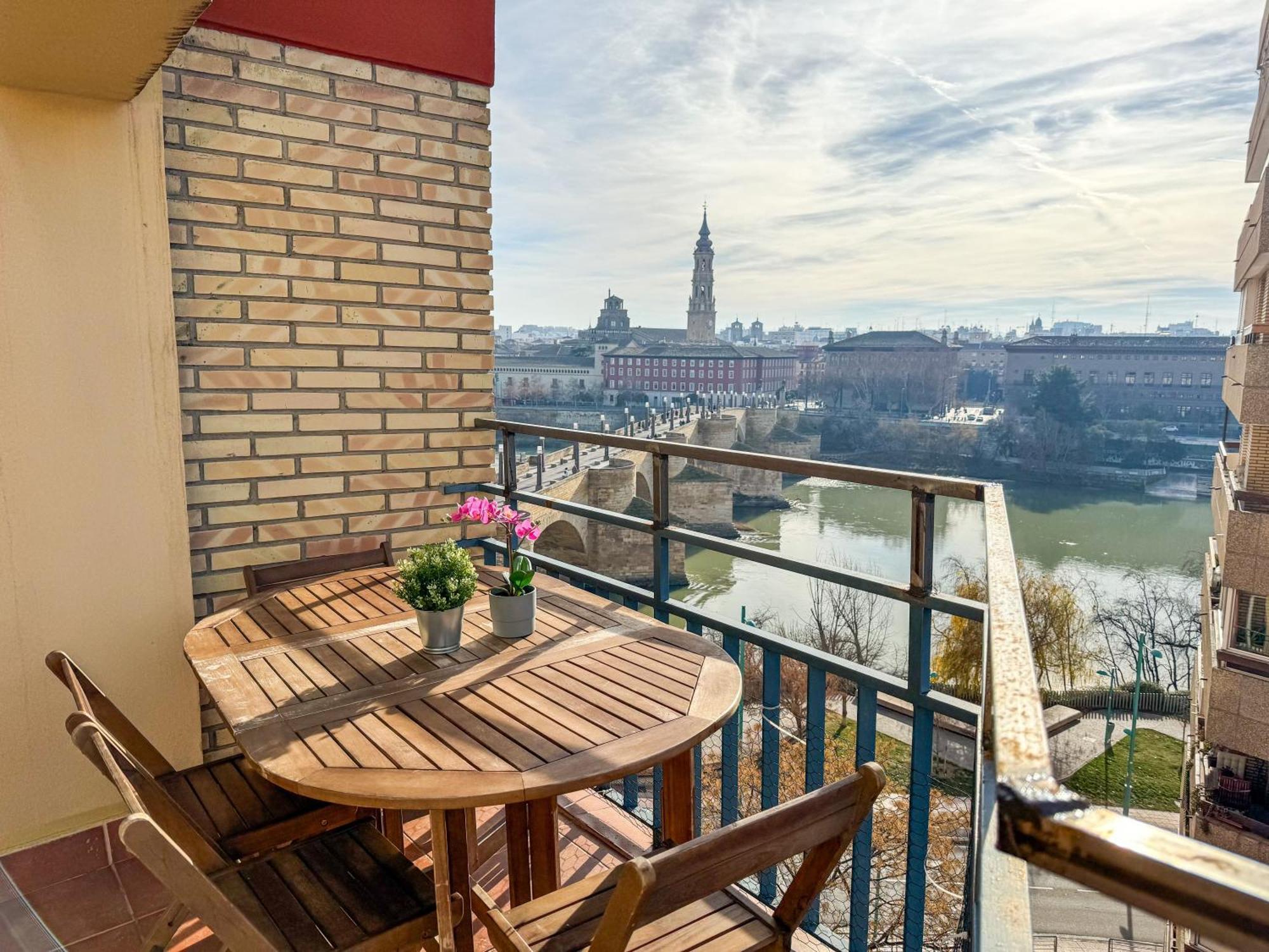 El Puente Del Pilar Comotucasa Zaragoza Eksteriør bilde